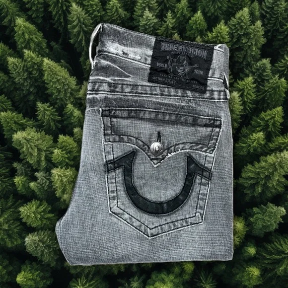 TRUE RELIGION JEANSGREY WITH BLACK LEATHER LOGO